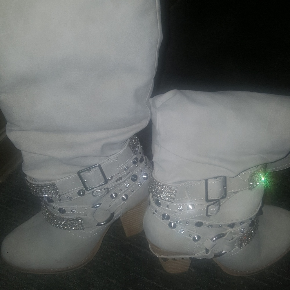 Unrated boots